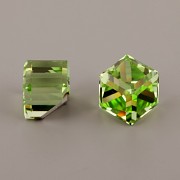 Kostičky Swarovski Elements 4841 – nalepovací seříznuté – Peridot – 6mm
