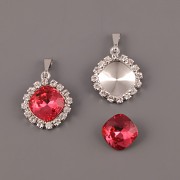 Přívěsek se šlupnou -  ZDOBENÁ základna pro Čtvereček Swarovski 12mm - rhodiováno