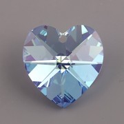 Swarovski Elements přívěsky 6202 – Srdce – Light Sapphire AB – 18x17,5mm