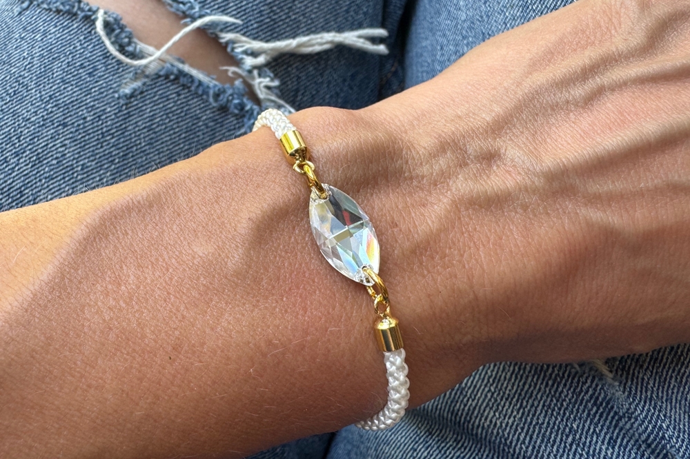Náramek bílý s kamínky Swarovski