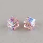 Korálky Swarovski Elements – kostička 5601 – Light Amethyst AB - 6mm