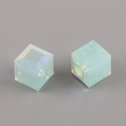 Korálky Swarovski Elements – kostička 5601 – Pacific Opal Shimmer - 6mm