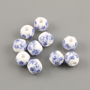 Porcelánové korálky - s modrými kytičkami - 8mm 