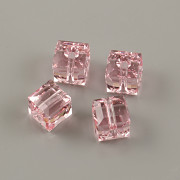 Korálky Swarovski Elements – kostička 5601 – Light Rose - 6mm