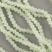 Korálek broušený Slavík 2mm - Chrysolite opál - návlek 144ks