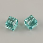 Korálky Swarovski – kostička 5601 – ReCreated Caribbean Green – 8mm