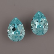 Slzička Swarovski® Crystal 4320 - Light Turquoise 8mm